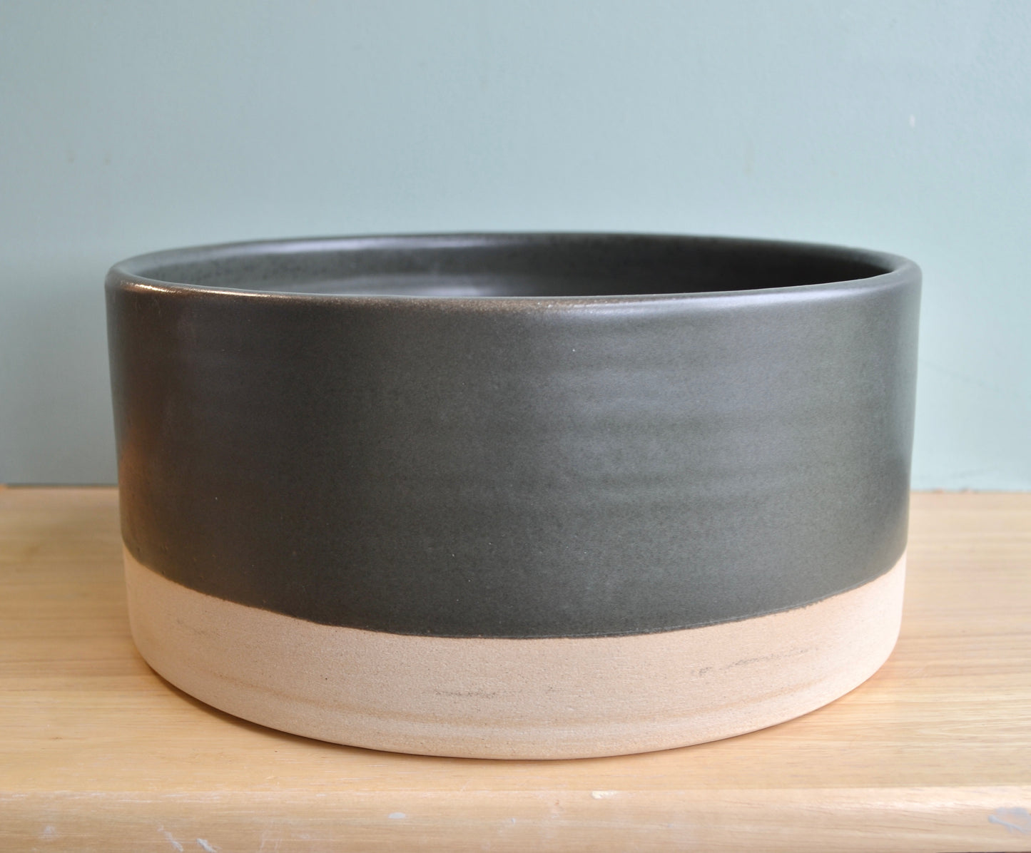 Large charcoal plant pot *second*