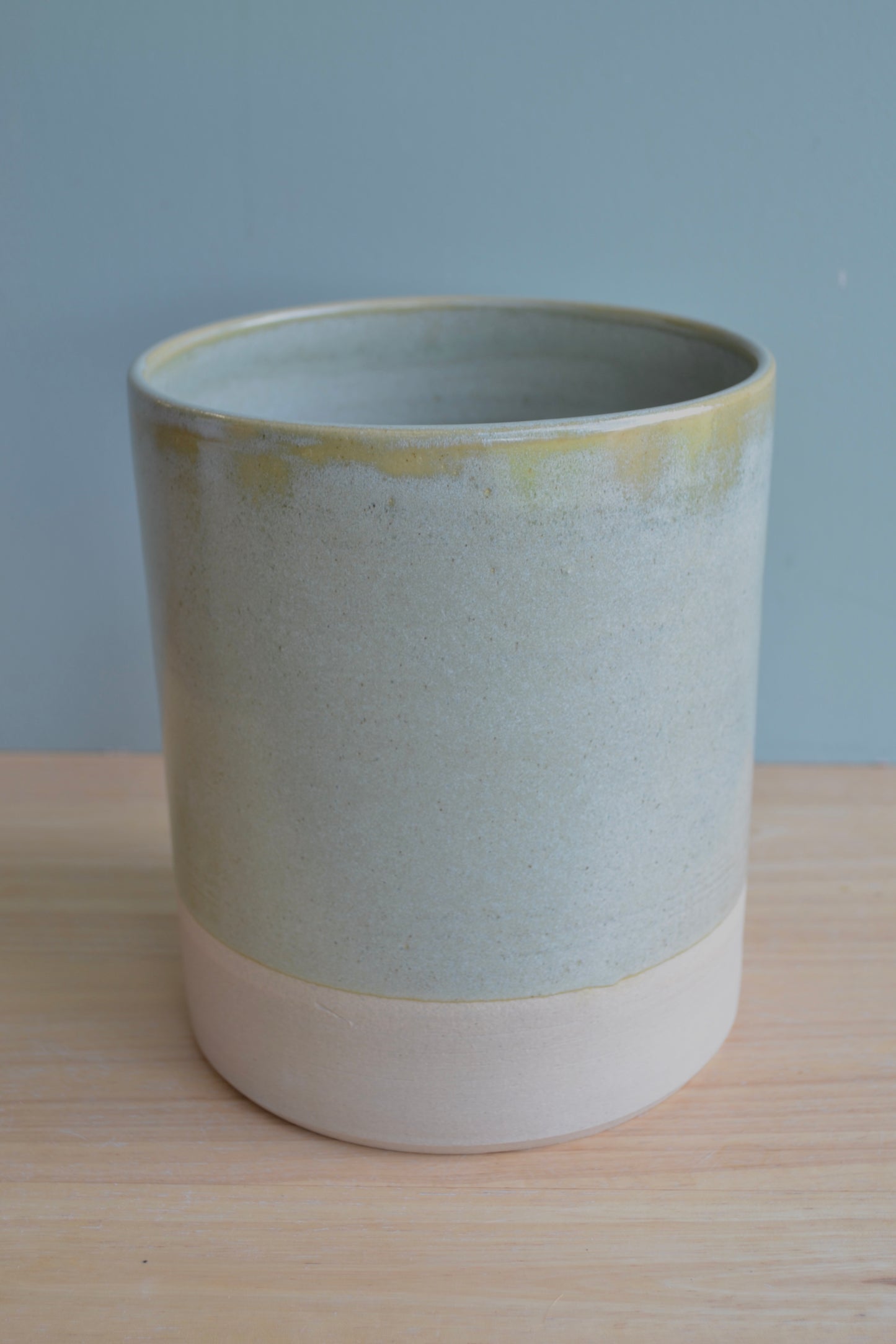 Tall plant pot *second*