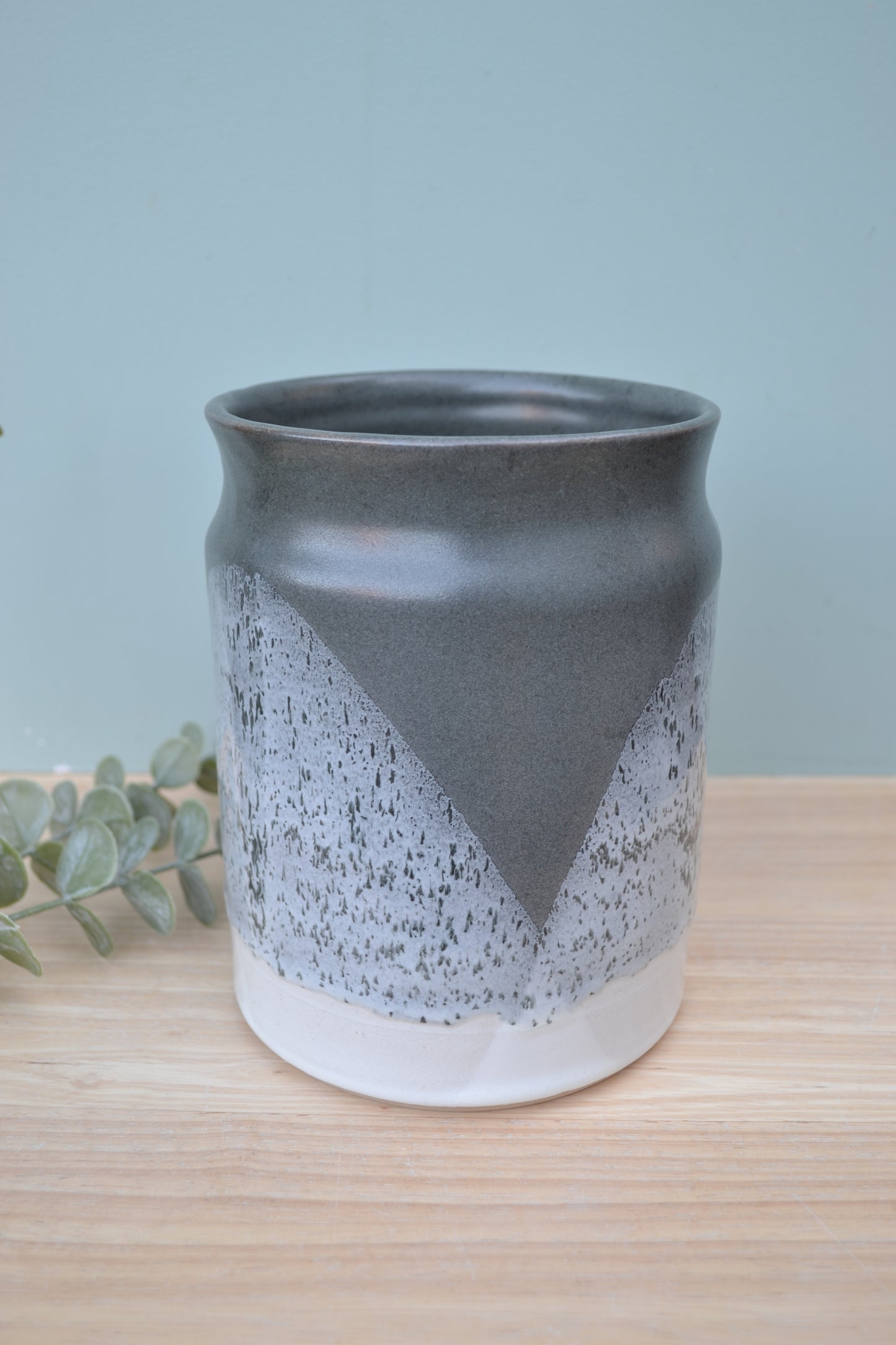 Utensil Holder- Charcoal and White