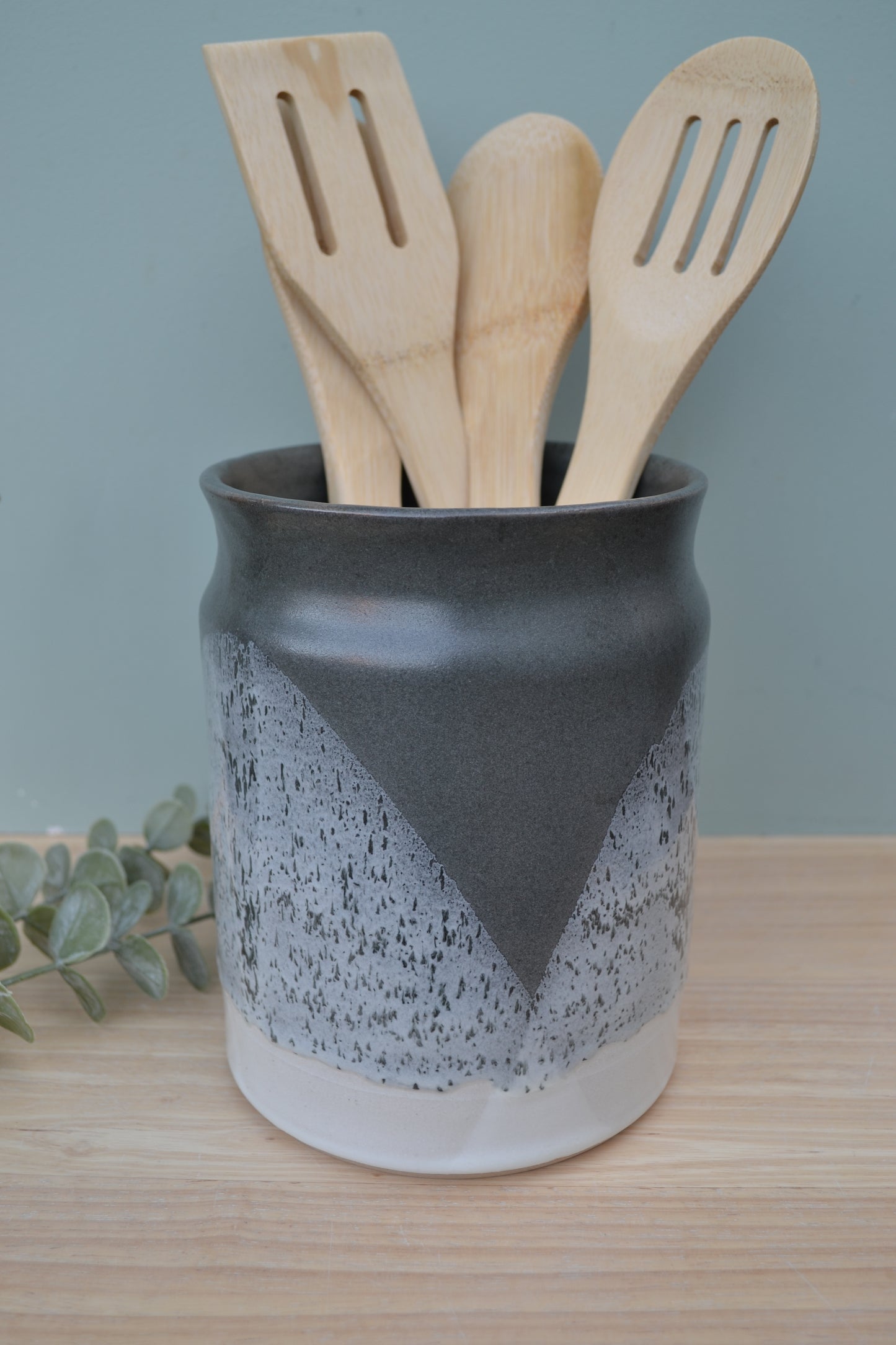 Utensil Holder- Charcoal and White