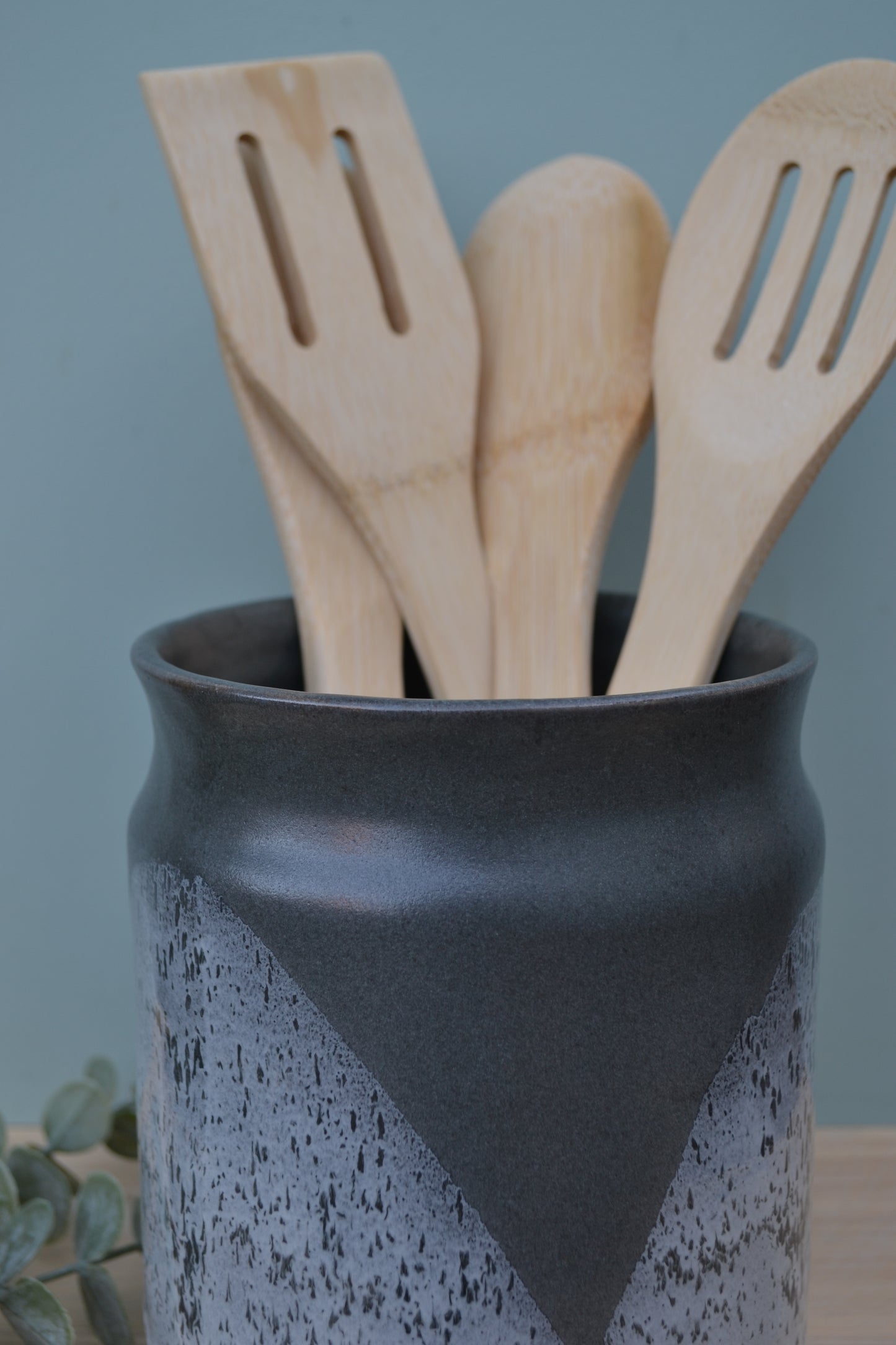 Utensil Holder- Charcoal and White