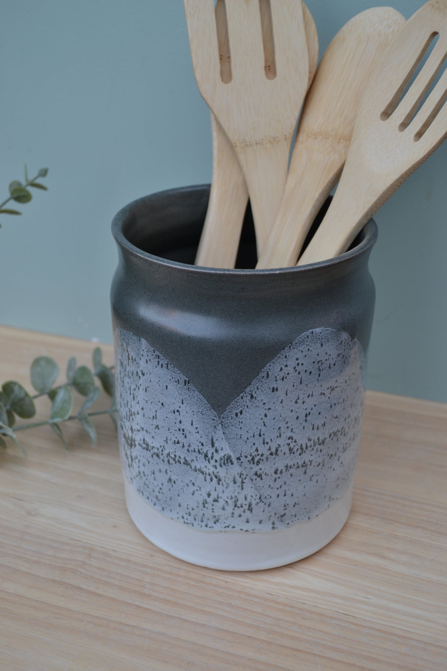 Utensil Holder- Charcoal and White