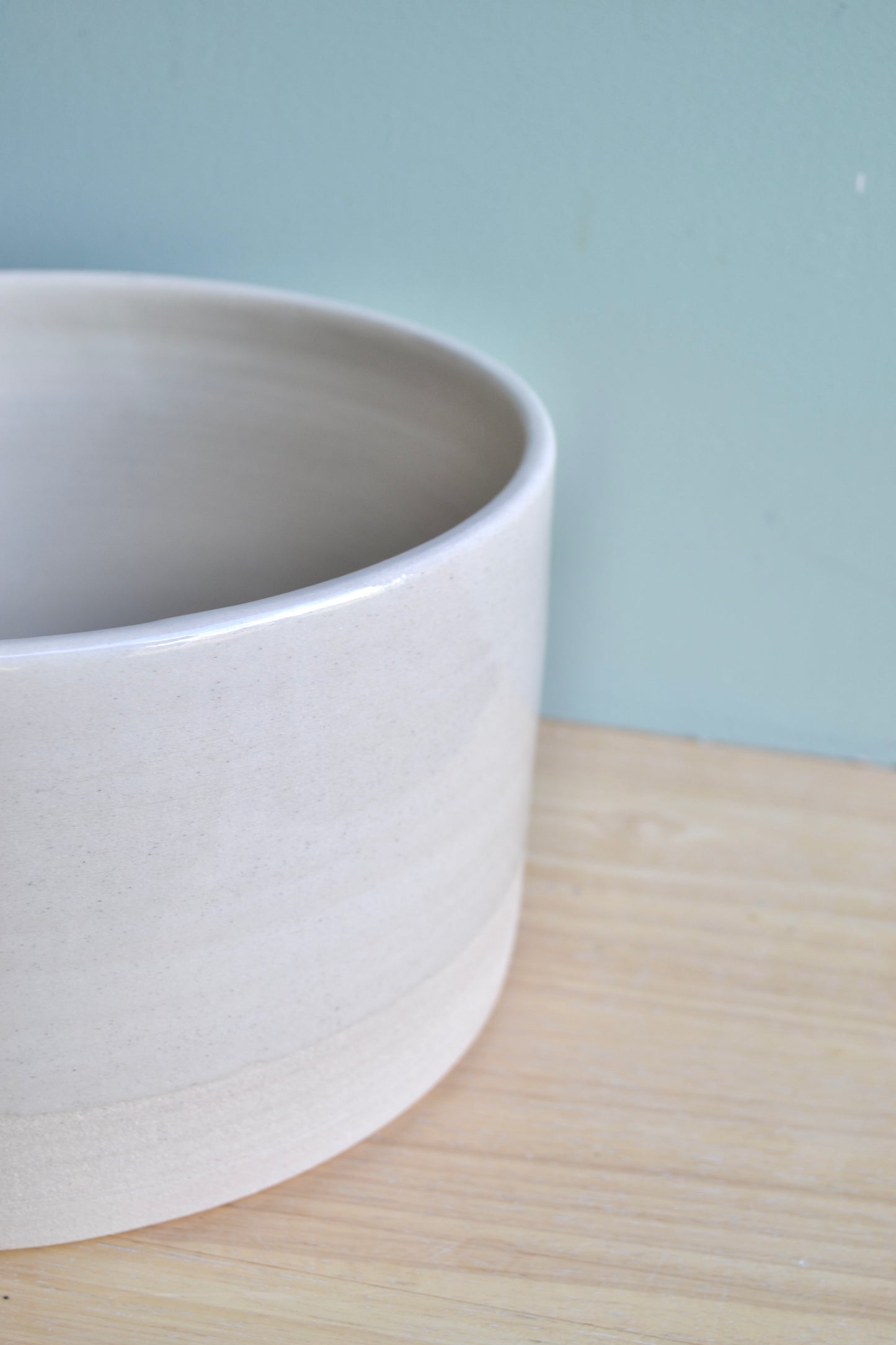 Large plant pot *second*