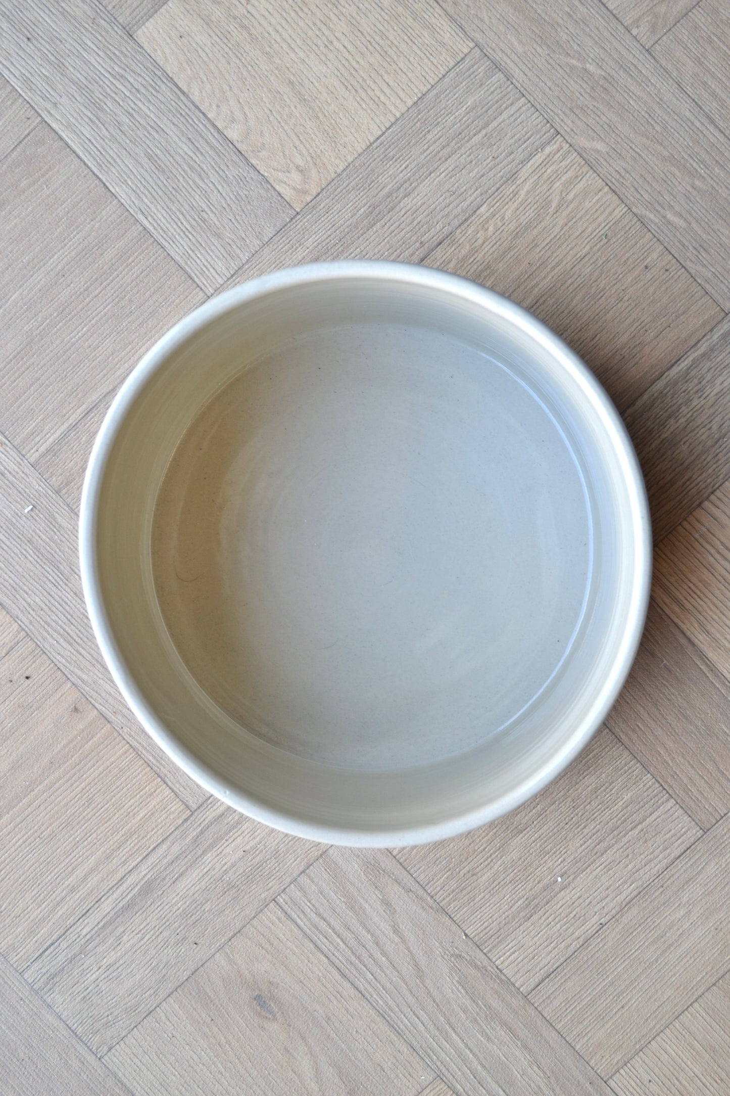 Large plant pot *second*