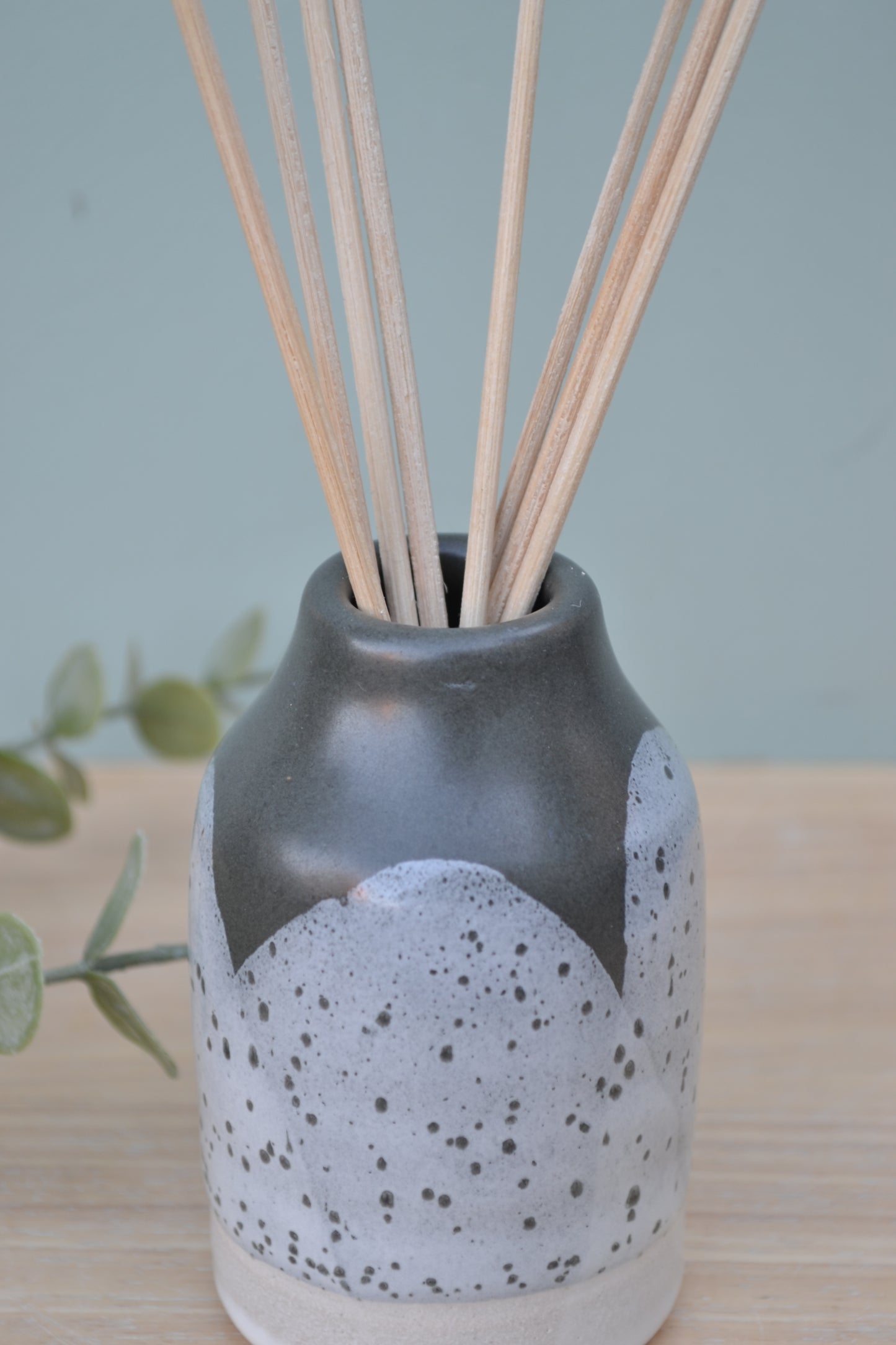Diffuser Vase- Charcoal and White