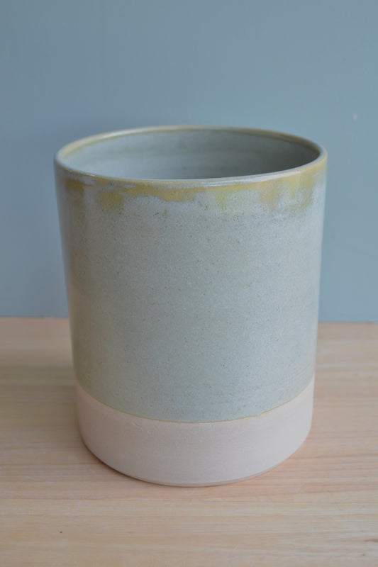 Tall plant pot *second*